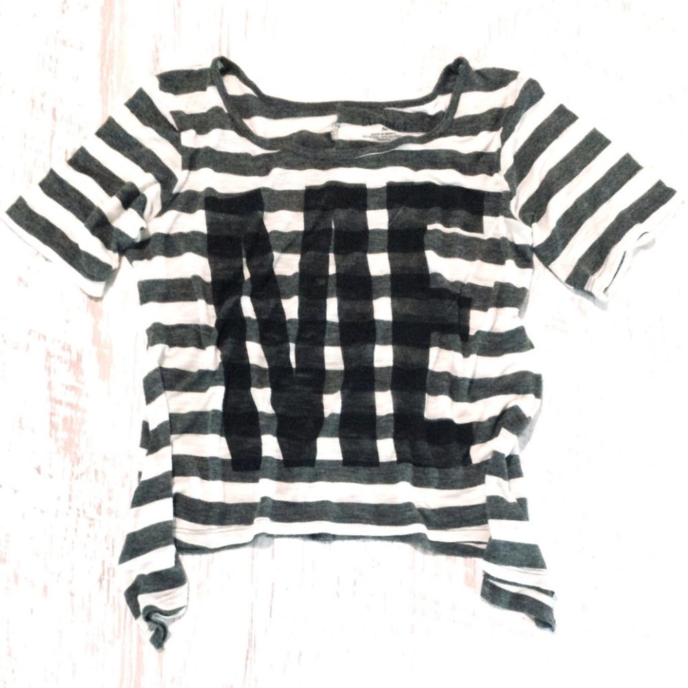 Pre-🖤 Stranded Striped Burnout Tee